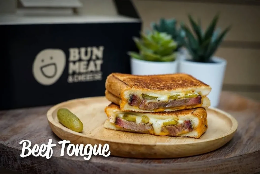 กล่องหูหิ้วกระดาษแบบไหนเหมาะกับการใส่เบเกอรี่? แนะนำขนาดและดีไซน์ยอดนิยม