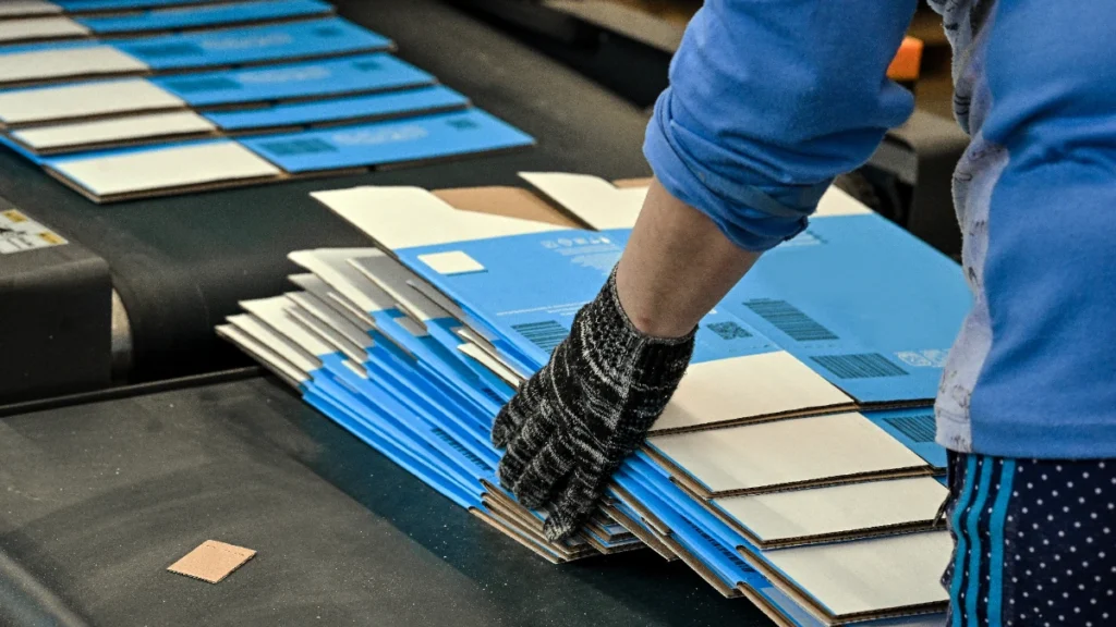 วิธีสั่งผลิตกล่องกระดาษลูกฟูกในปริมาณน้อย สำหรับแบรนด์เริ่มต้น